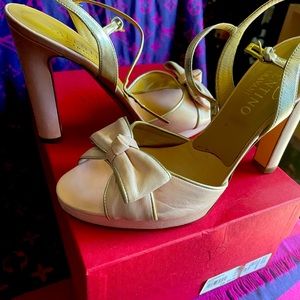 VALENTINO GARAVANI nude bow heels